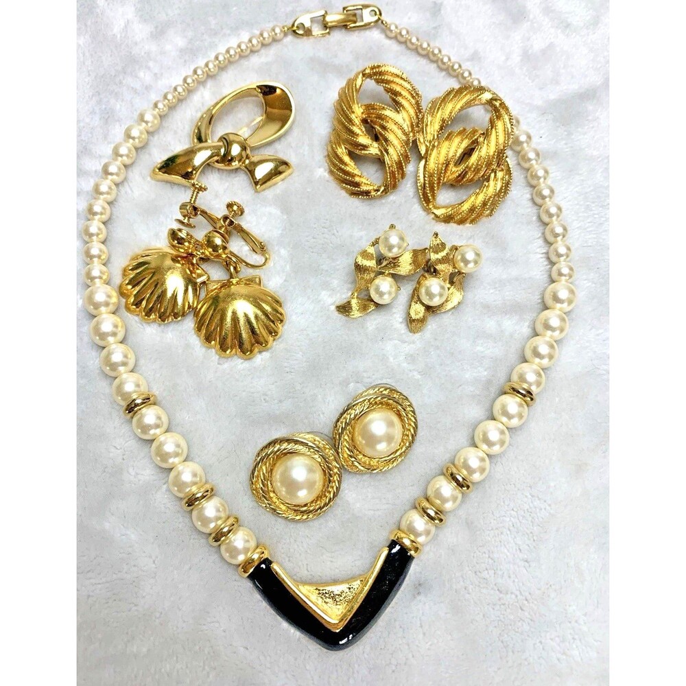Vintage Napier Gold Tone Jewelry Lot Faux Pearl Necklace Earrings Brooch 6pc Set